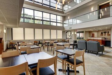 هتل Drury Inn & Suites Atlanta Marietta