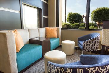 هتل Drury Inn & Suites Greensboro