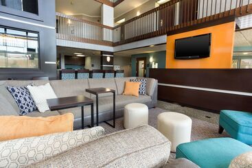 هتل Drury Inn & Suites Greensboro