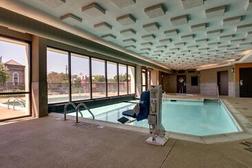 هتل Drury Inn & Suites Greensboro