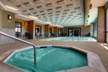 هتل Drury Inn & Suites Greensboro