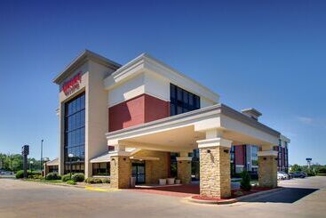 هتل Drury Inn & Suites Greensboro