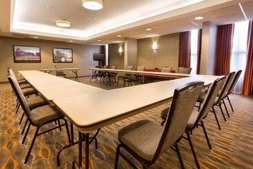 هتل Drury Inn & Suites Greensboro