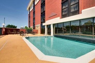 هتل Drury Inn & Suites Greensboro