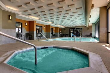 هتل Drury Inn & Suites Greensboro