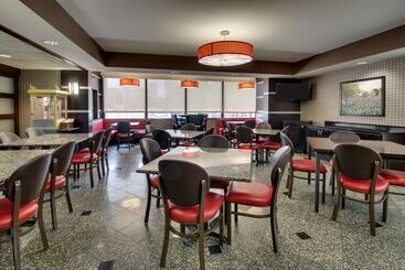 هتل Drury Inn & Suites Houston Galleria