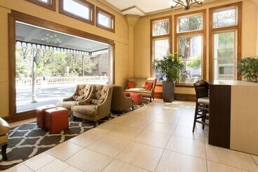 ホテル Drury Inn & Suites San Antonio Riverwalk