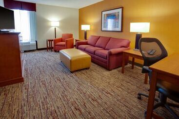 هتل Drury Inn & Suites Terre Haute