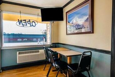 هتل Econo Lodge