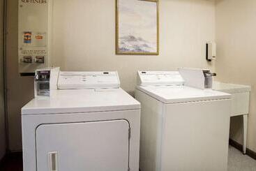 هتل Econo Lodge
