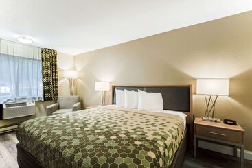 هتل Econo Lodge Madison East