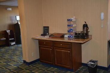 هتل Fairbridge Inn Express Buffalo Airport Williamsville