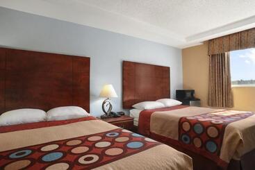 هتل Fairbridge Inn Express Buffalo Airport Williamsville