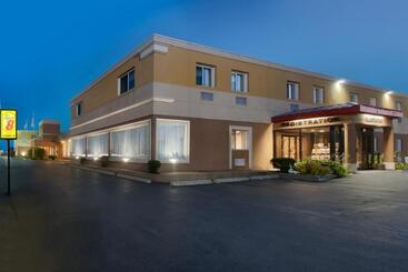 هتل Fairbridge Inn Express Buffalo Airport Williamsville