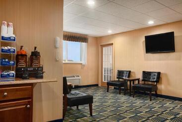 هتل Fairbridge Inn Express Buffalo Airport Williamsville