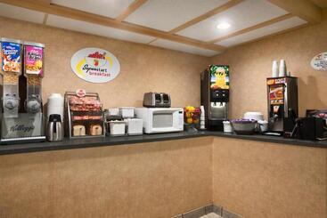 هتل Fairbridge Inn Express Buffalo Airport Williamsville