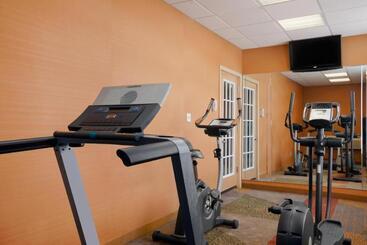 هتل Fairbridge Inn Express Buffalo Airport Williamsville