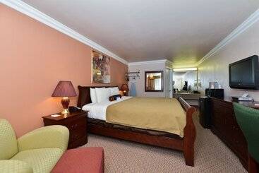 هتل Inn By The Sfo