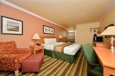 هتل Inn By The Sfo
