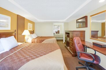 هتل Rodeway Inn & Suites