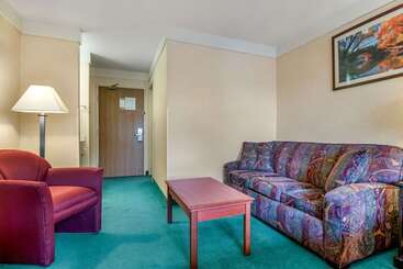 هتل Quality Inn