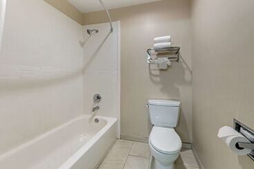 هتل Quality Inn & Suites Anaheim Maingate