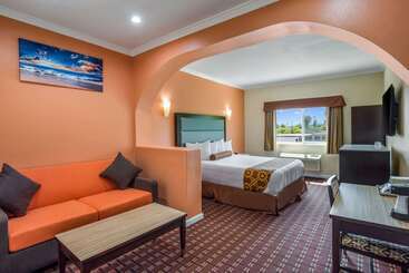 هتل Rodeway Inn & Suites Pasadena