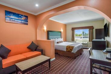 هتل Rodeway Inn & Suites Pasadena
