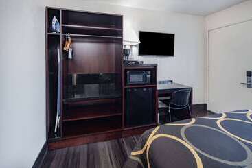 Super 8 By Wyndham San Diego Hotel Circle