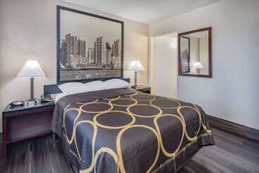 Super 8 By Wyndham San Diego Hotel Circle