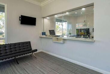 Super 8 By Wyndham San Diego Hotel Circle