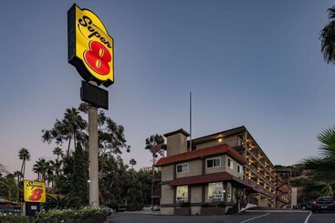 Super 8 By Wyndham San Diego Hotel Circle