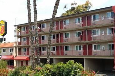 Super 8 By Wyndham San Diego Hotel Circle