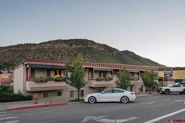 هتل The Durango Lodge