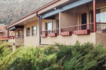 هتل The Durango Lodge