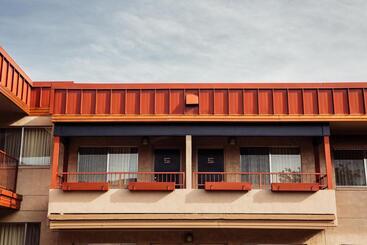 هتل The Durango Lodge
