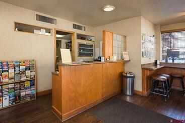 هتل The Durango Lodge