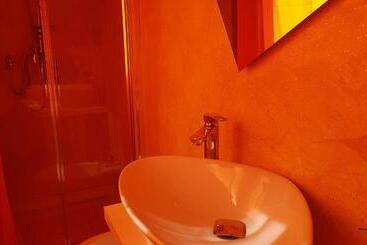 تختخواب و صبحانه Bed Rho Fiera   Milano Galeazzi