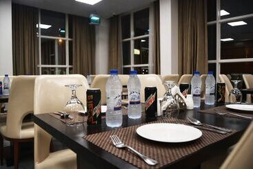 هتل Baiti Furnished Apartments