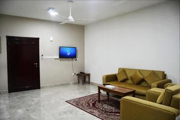 هتل Baiti Furnished Apartments