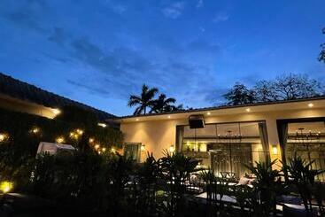 هتل Kingston Resort