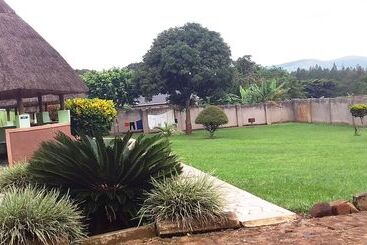 Palm Gardens Hotel   Masindi