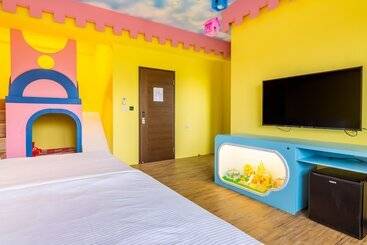 پانسیون Turn Left B&b