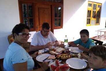 پانسیون Senuri Home Stay