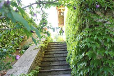 تختخواب و صبحانه Casale Santilli