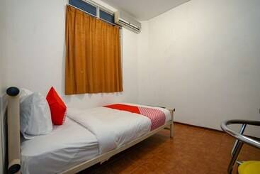 هتل Oyo 1844 Bravo Residence
