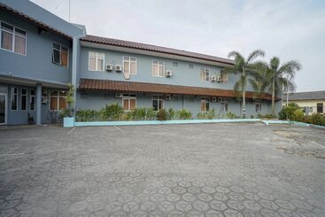 هتل Oyo 1844 Bravo Residence
