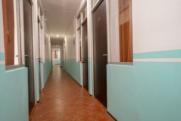 هتل Oyo 1844 Bravo Residence