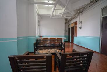 هتل Oyo 1844 Bravo Residence