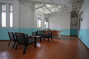 هتل Oyo 1844 Bravo Residence